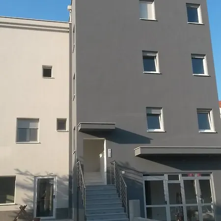 Nikolina *