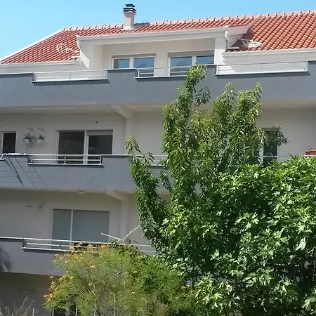 Nikolina Apartament *
