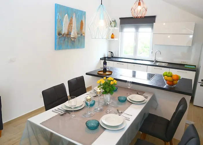 Nikolina Appartement *